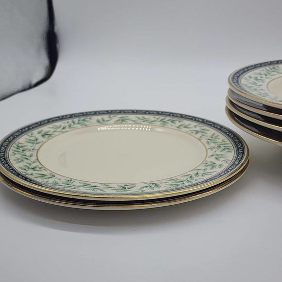 Royal Doulton Oregon 4-Large Rim Soup Bowl 9 In And 2- Salad Plates 8in - Picture 7 of 8